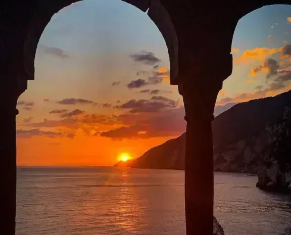 Portovenere - Tramonto dietro le Cinque Terre